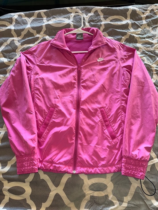 Nike Tops - Nike Women's Bright Pink Windbreaker
